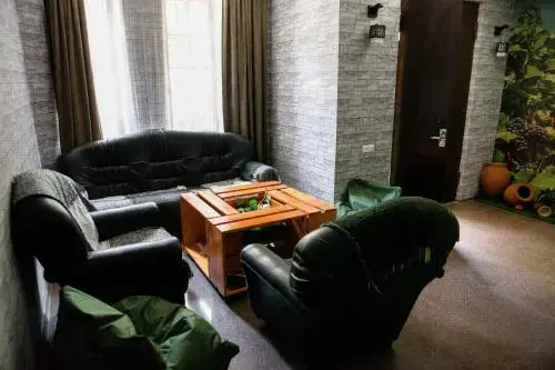 Vazi Hotel