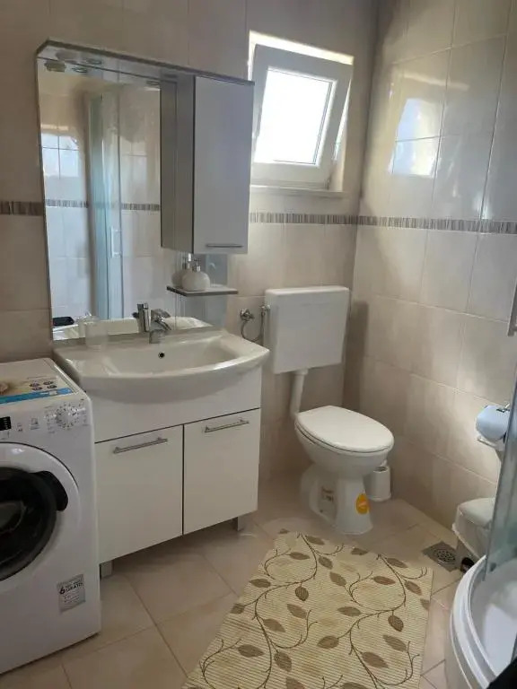 Sea view apartment near the beach 1-Jelsa center