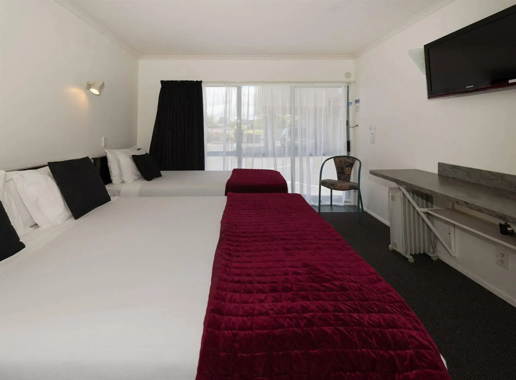 Accolade Lodge Motel