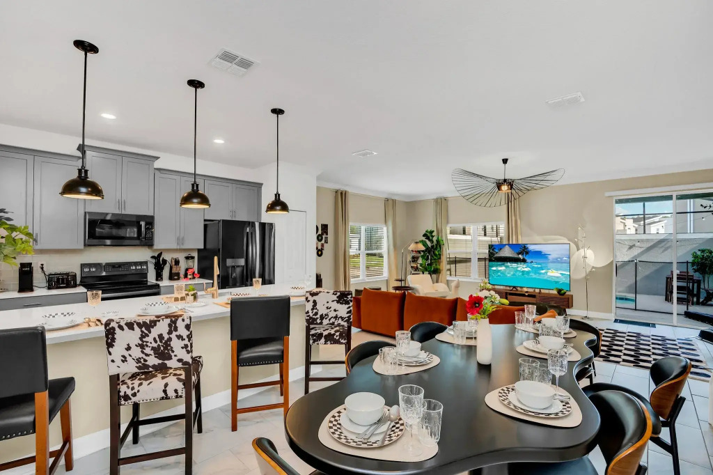 Brand New Storey Lake 5 Bedroom with Pool, Kissimmee, US