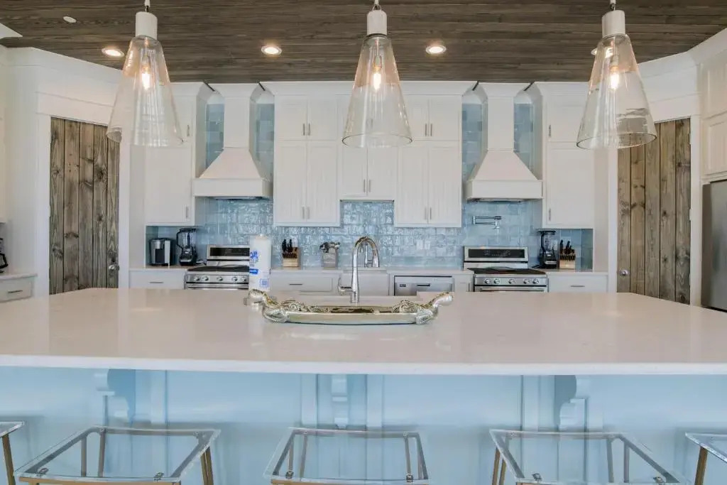 "The Pearl" Gulf Front Wprvt Heated Pool, 12 Bdrm 125Bath "Alvacationrentals"