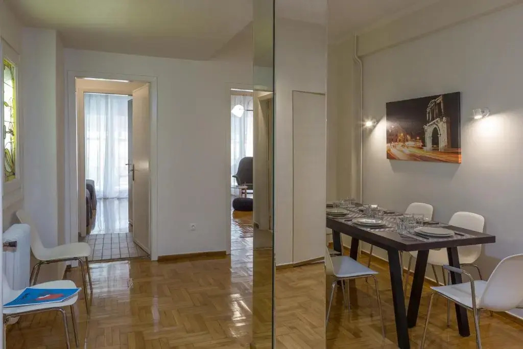 Elite Downtown Central 5th Floor Apartment