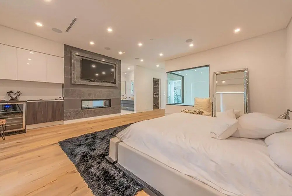 Laurel Modern Villa