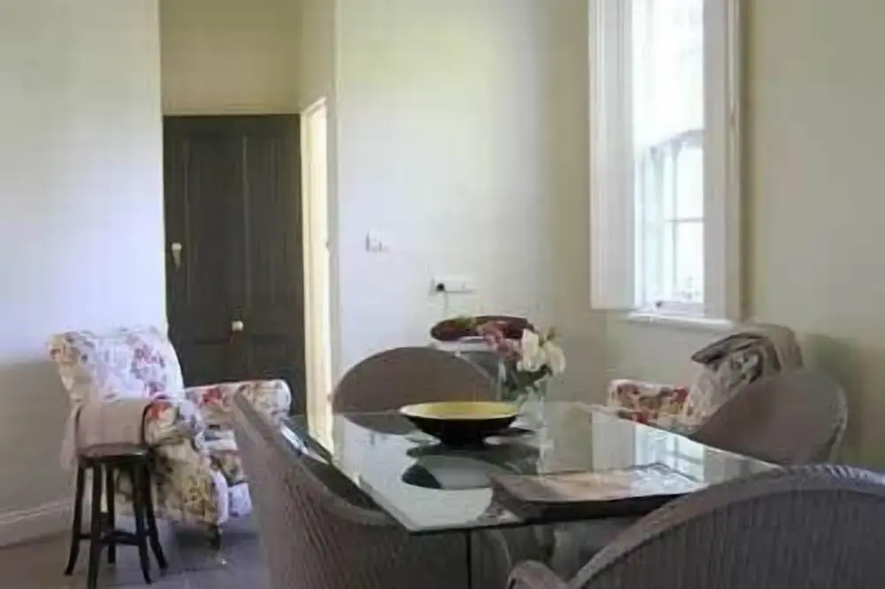 Camellia Cottage Bed & Breakfast