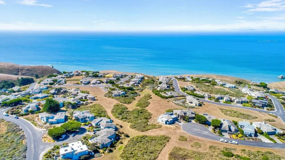 Stunning Ocean-view W/ Private Hot Tub 3 Bedroom Home