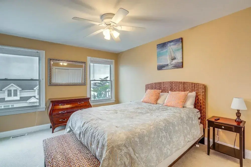 Long Beach Island Townhome w/ Rooftop Deck & Grill