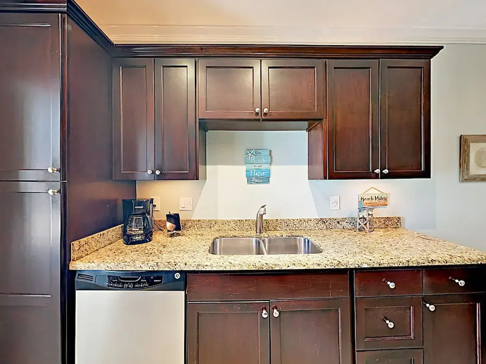 New Listing! Updated : Pool, Hot Tub, Beach 2 Bedroom Condo