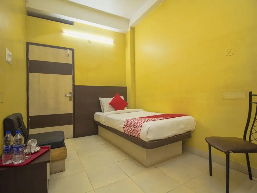 OYO 13521 Sudhriti Hotel