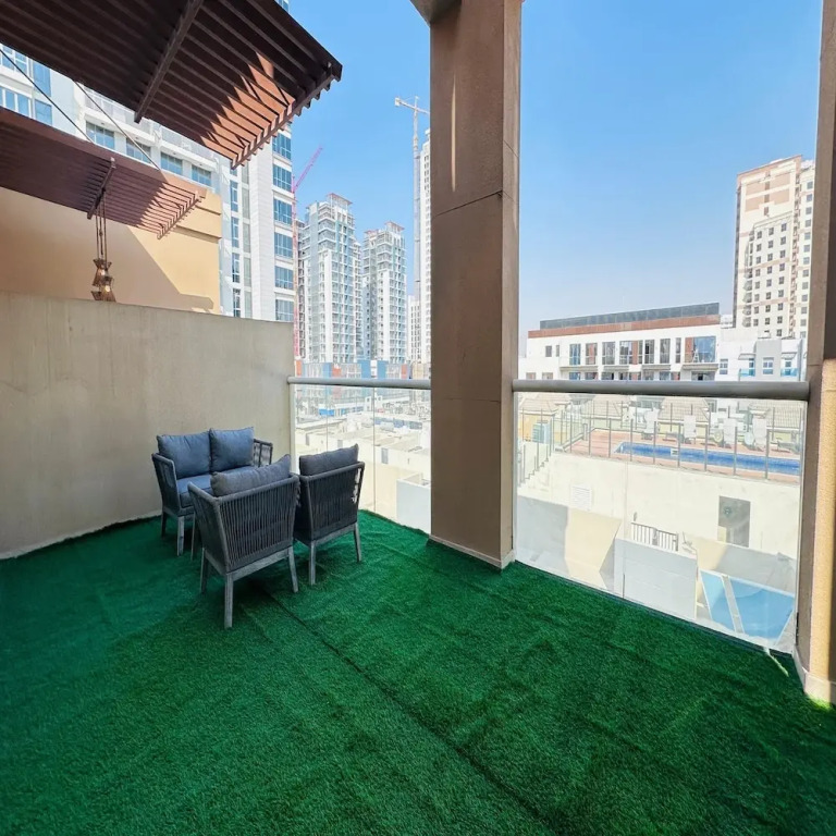 Modern 1BR w Pool and Parking At Roxana Residence