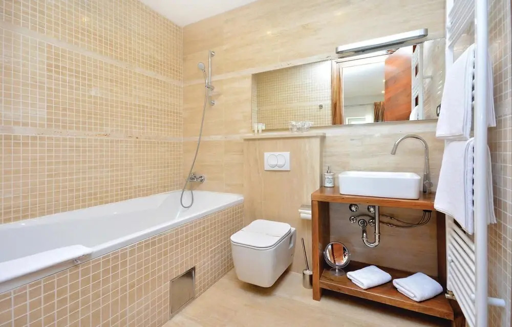 Awesome Home in Podstrana With Wifi and 8 Bedrooms