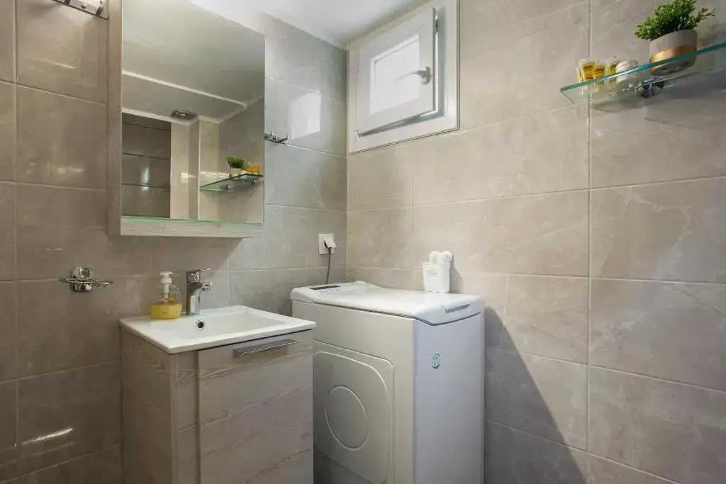 2 Bedroom Modern Apartment in Perea