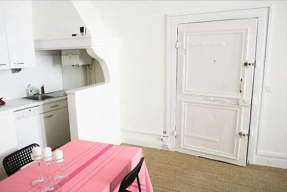 Apartments - Into Paris