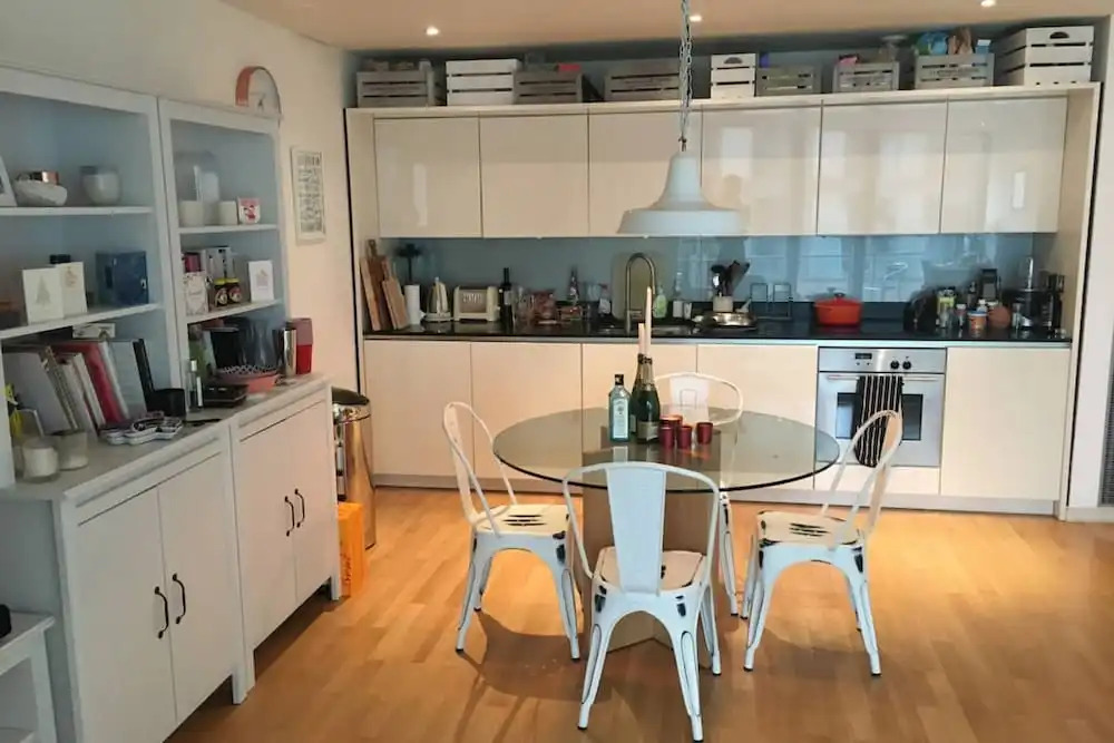 Modern 3 Bedroom Apartment in Paddington