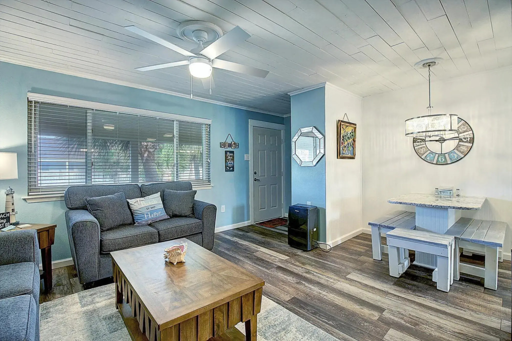 Courtyard #211 in Port Aransas