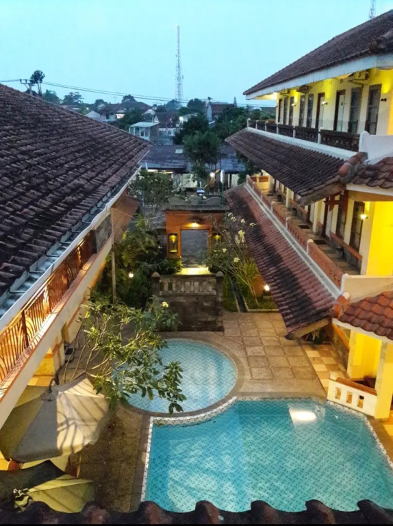Arondari Hotel