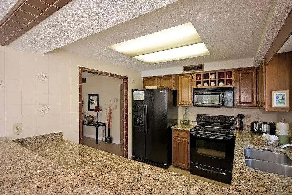 Shoreline 3036 Condo by RedAwning