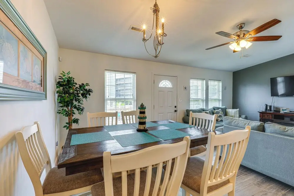 North Topsail Beach Townhome: Walk to the Beach!
