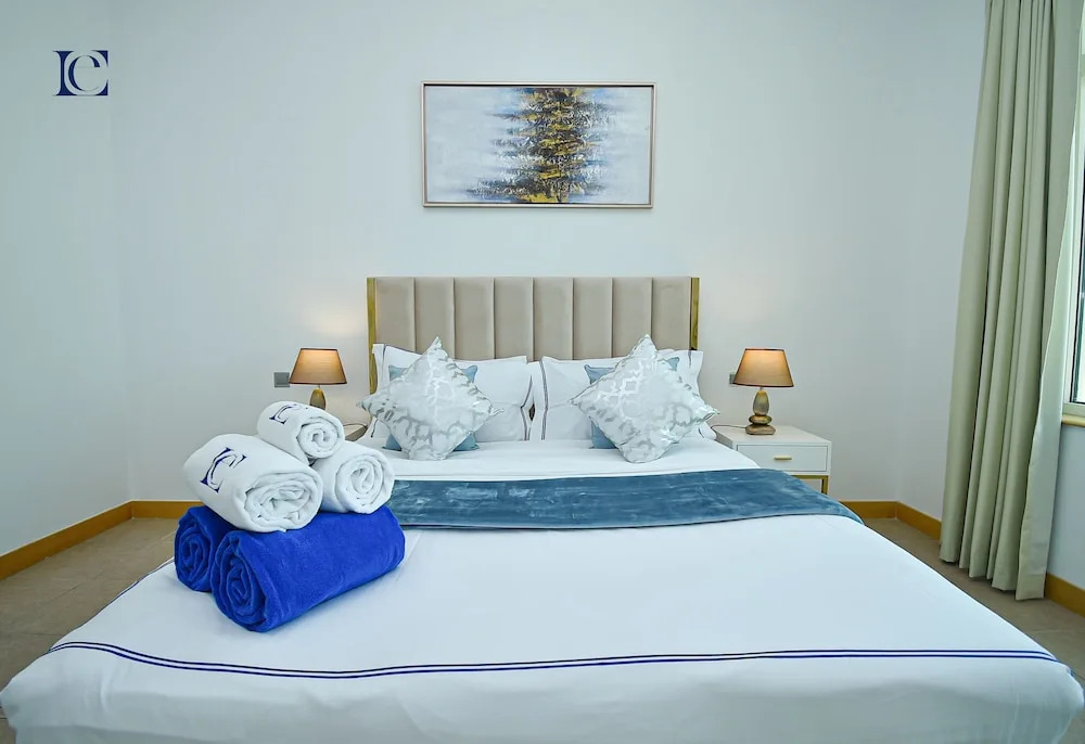 Palm Jumeirah's Spectacular Ocean-View Apartment - NBT
