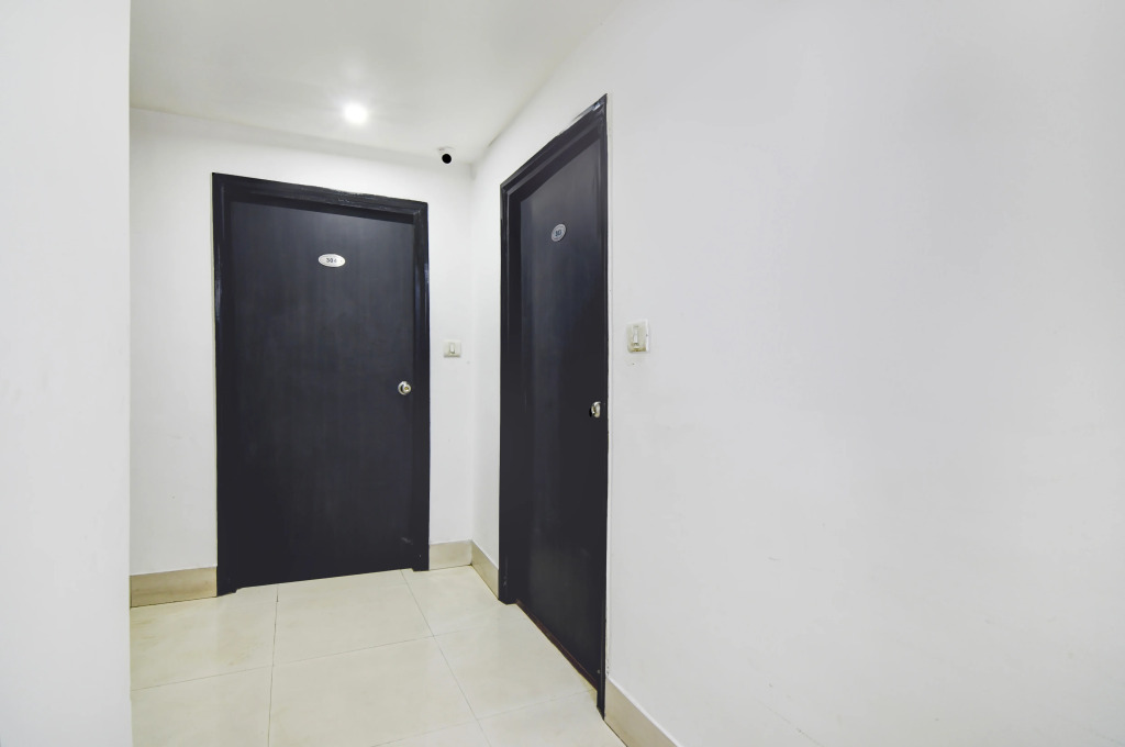 FabHotel Ballygunge Luxury - Behind Punjab Club