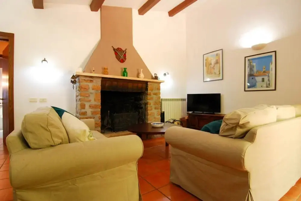 Monte Malbe Charming Villa with Garden and Parking