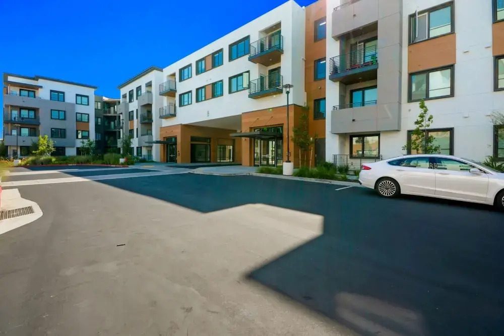 Bluebird Suites near Facebook HQ
