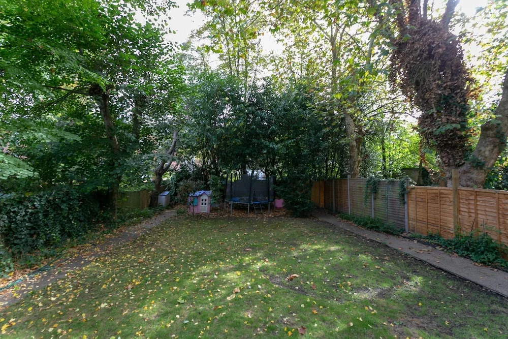 3 Bedroom Apartment Near Primrose Hill