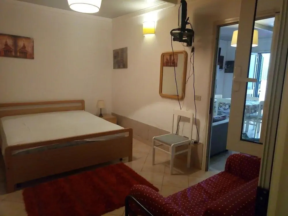 Simplistic Holiday Home in Sant'isidoro near Sea