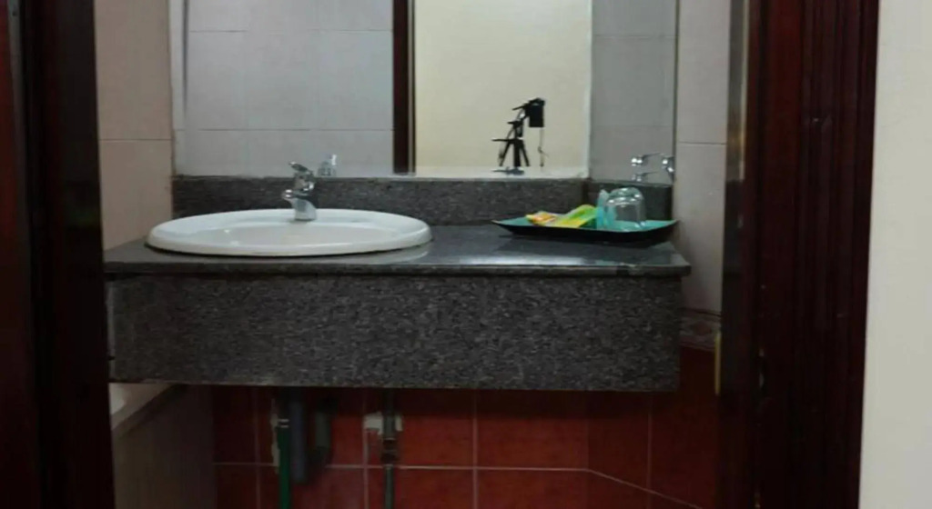Hanoi Golden Moon Guesthouse