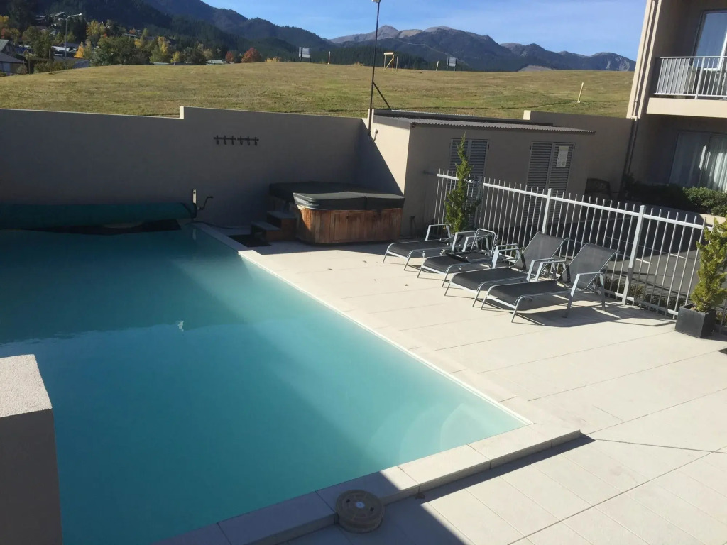 Clear Ridge Apartments