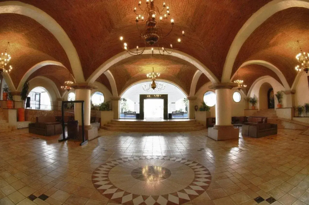 Hotel Gran Plaza & Convention Center