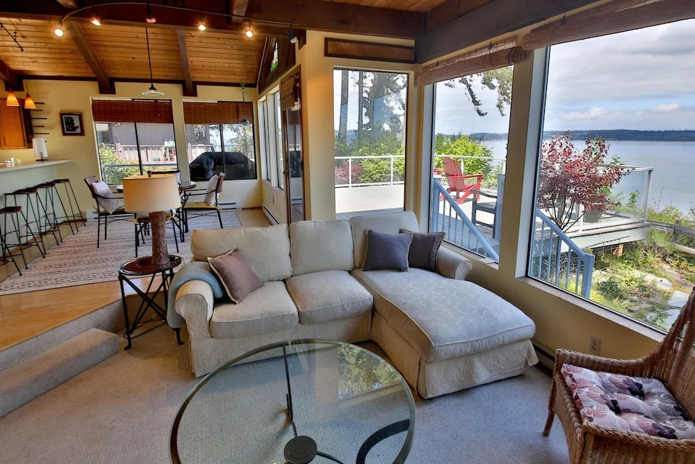 Days and Waves Beachhouse