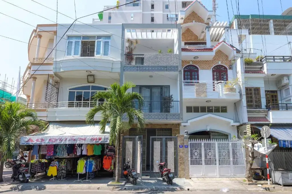 Lim's house - The Market Hideout House