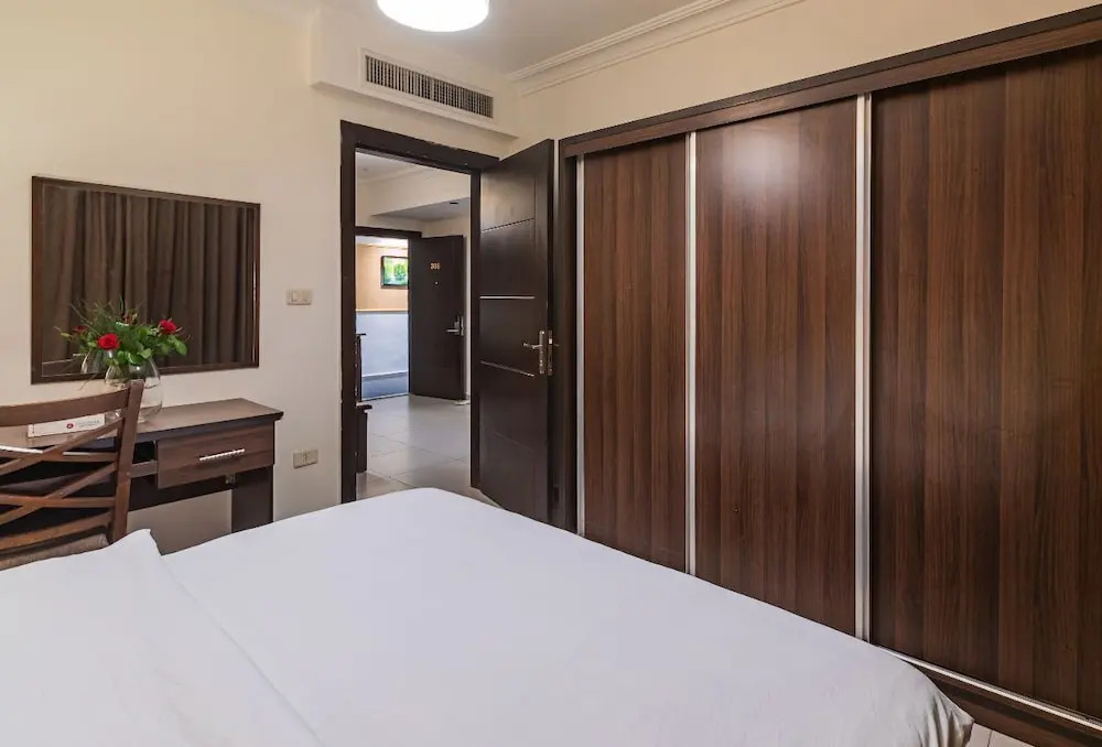 Lancaster Hotel Apartments-Gardens