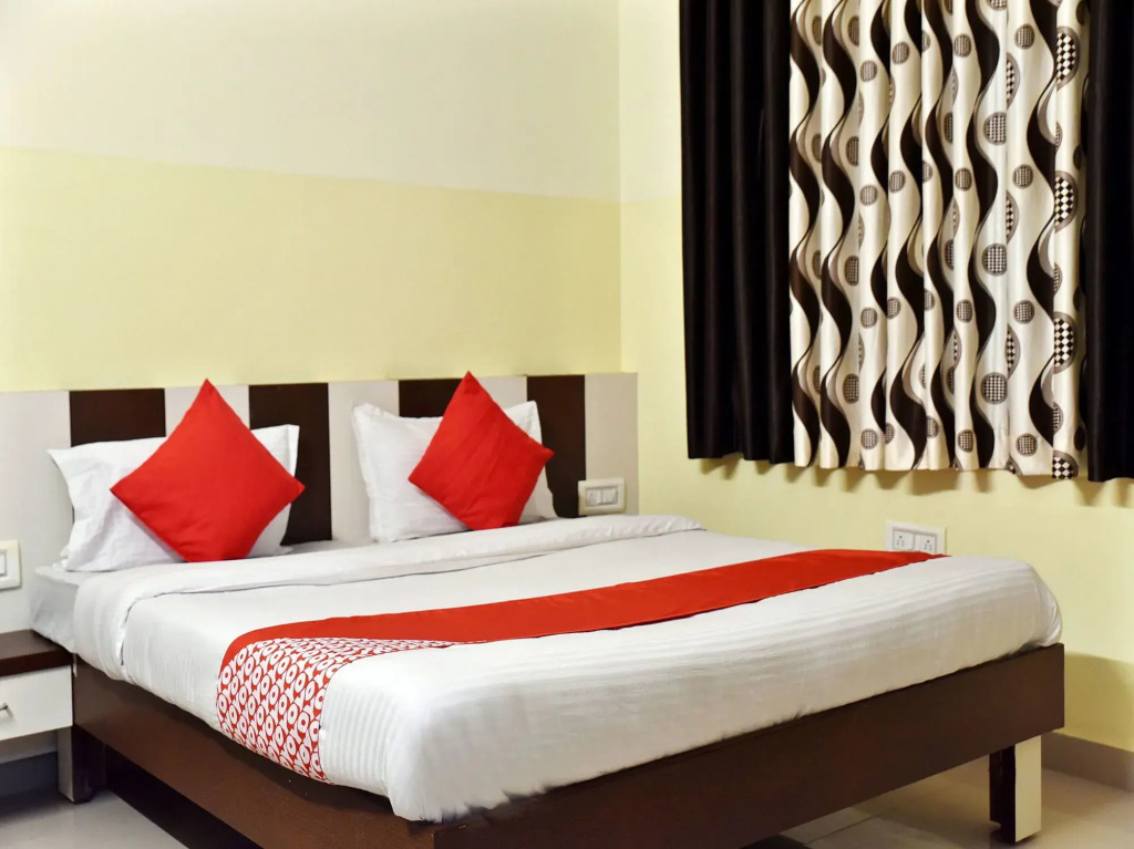 OYO 11389 Hotel NG Palace