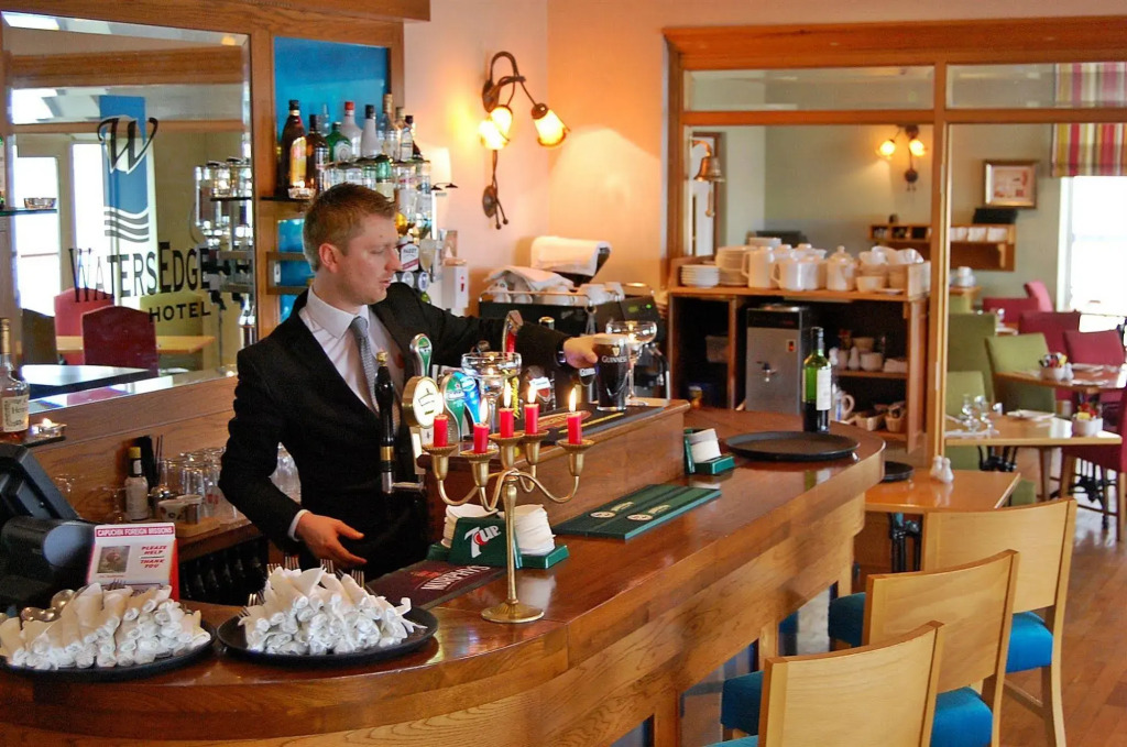 WatersEdge Hotel