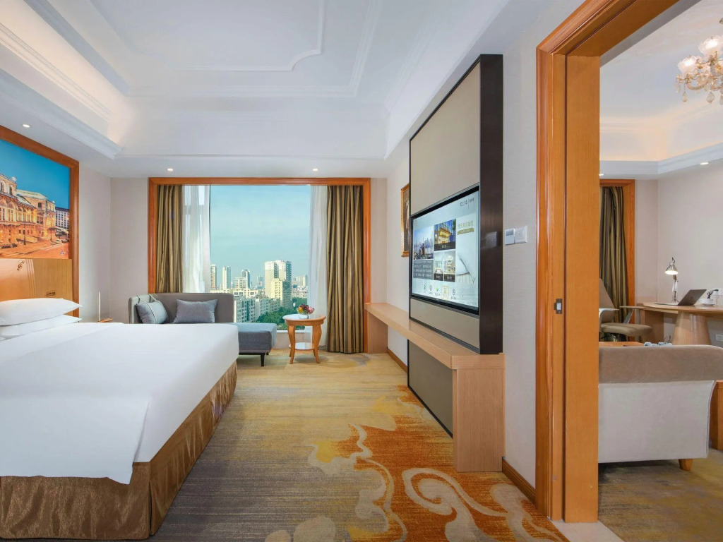 Vienna International Hotel (Maoming High-speed Railway Station)