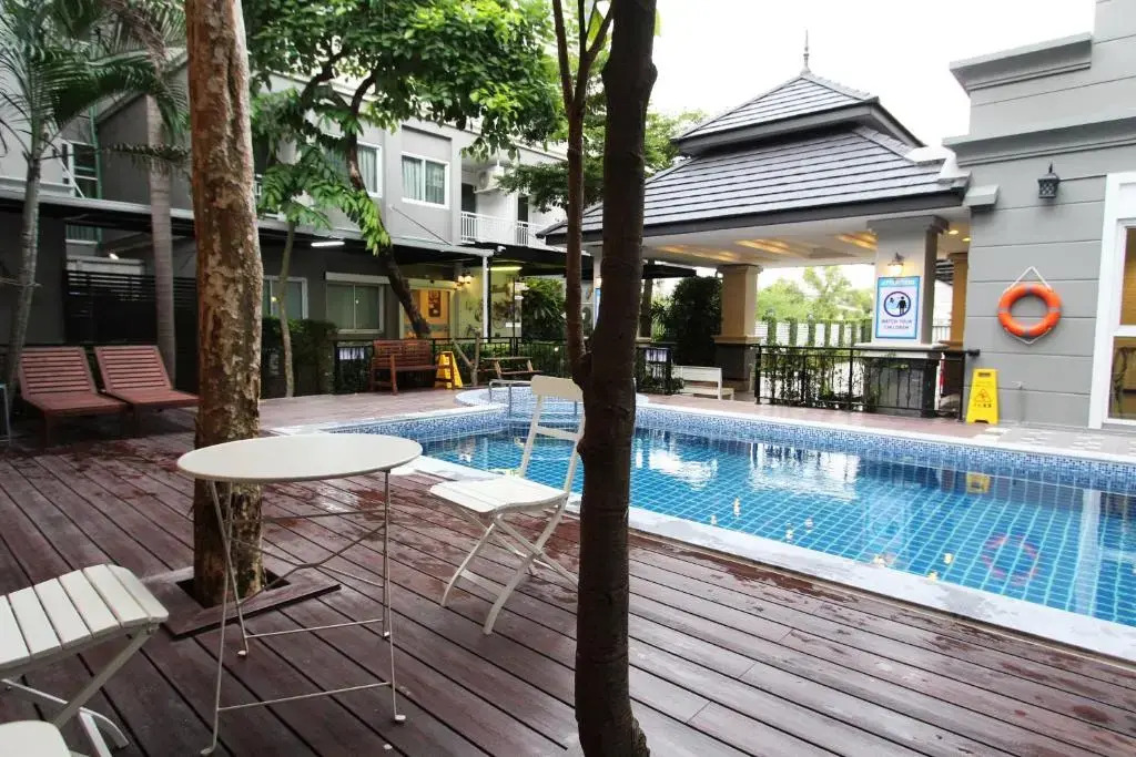 At Residence Suvarnabhumi Hotel