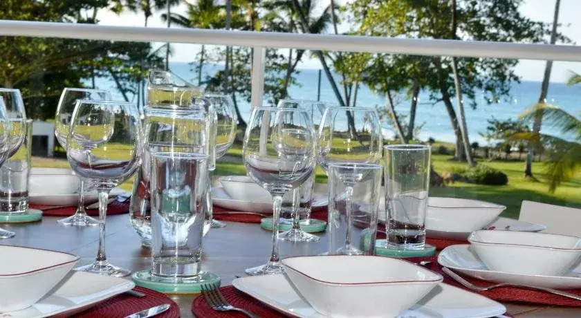Los Cocos Residences