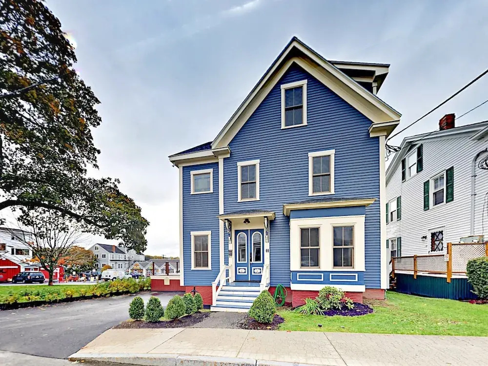 Newly Renovated 3br In Boothbay Harbor 3 Bedroom Apts