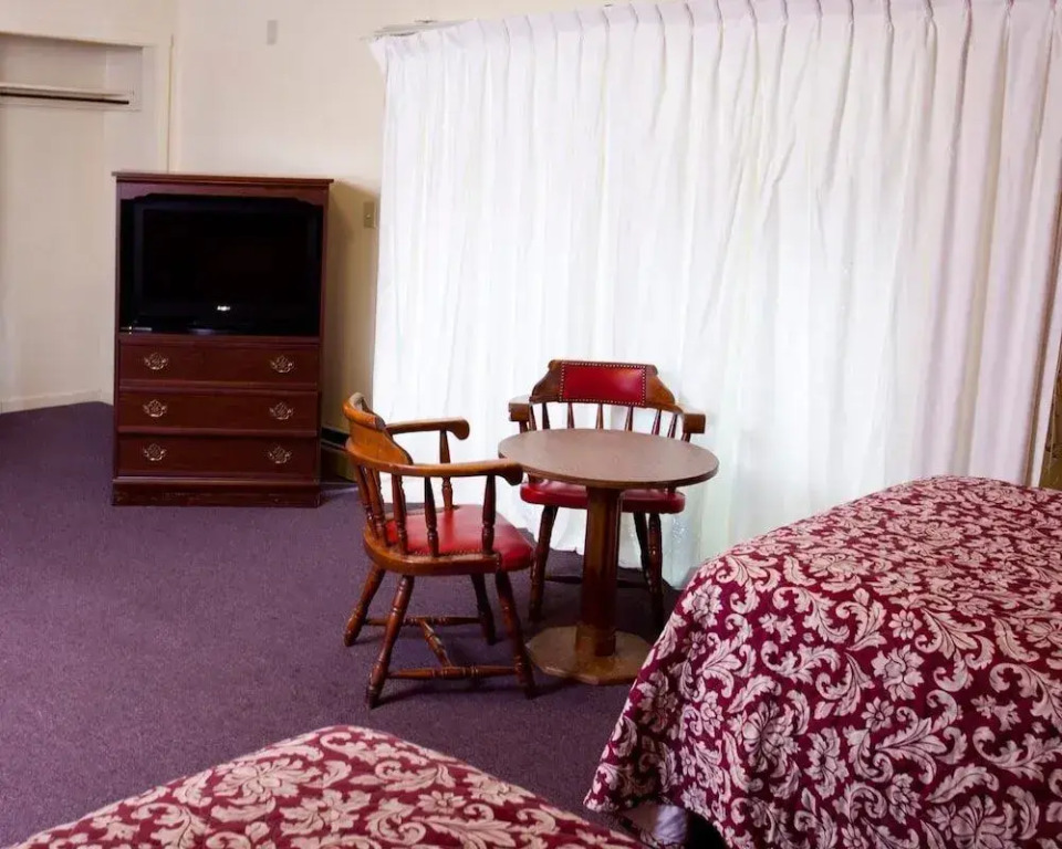 Charlie's Motel