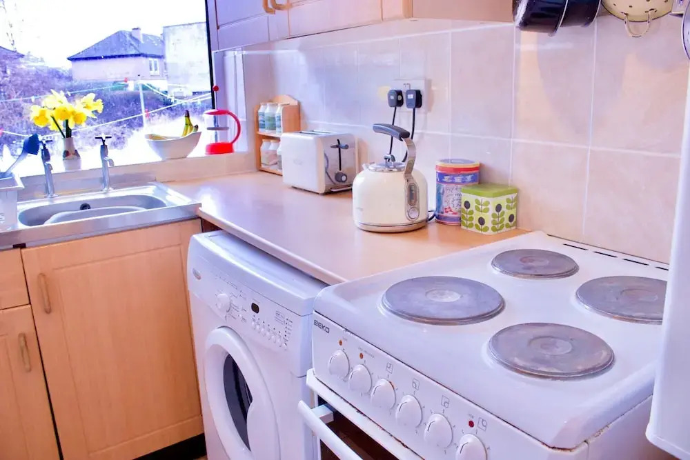 1 Bedroom Private Garden Flat