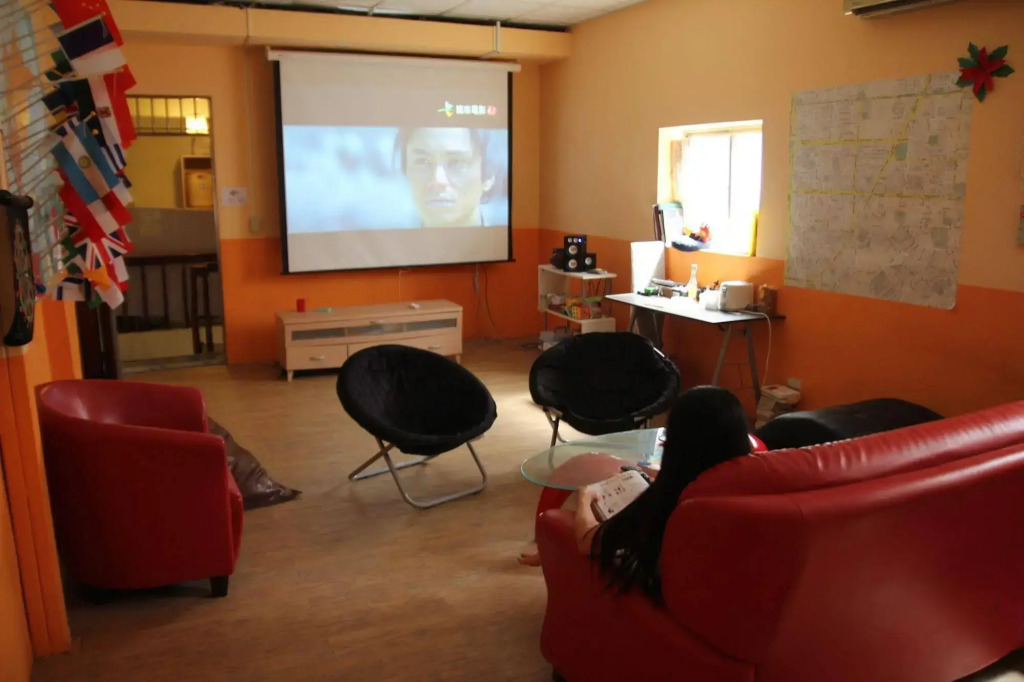 JV's Hostel