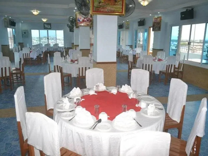 Golden Cherry Hotel