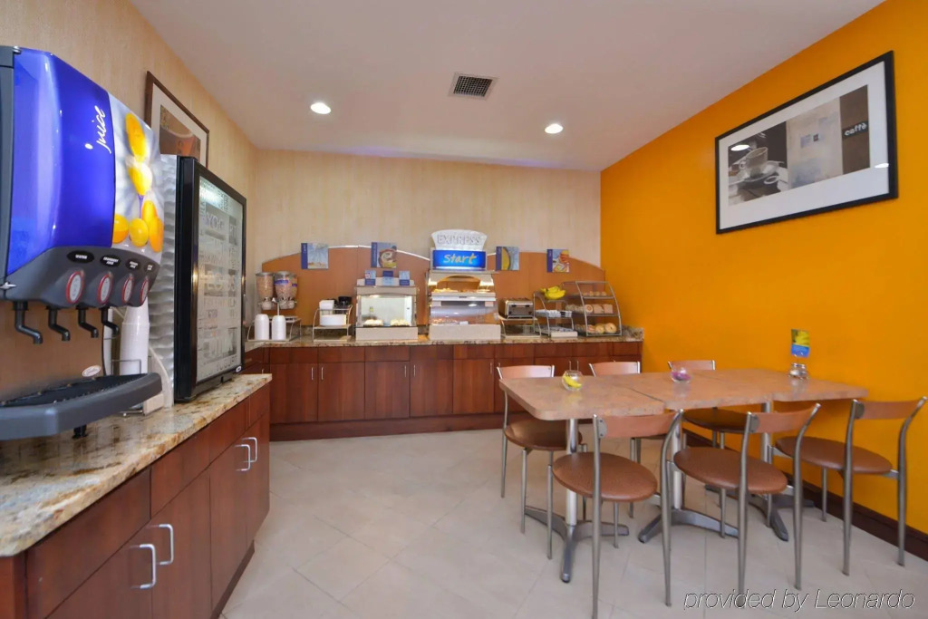Holiday Inn Express Laguardia Airport