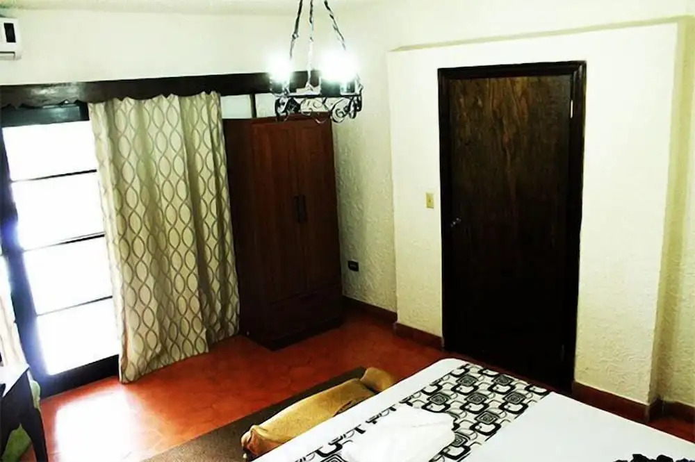 Real Colonial Hotel