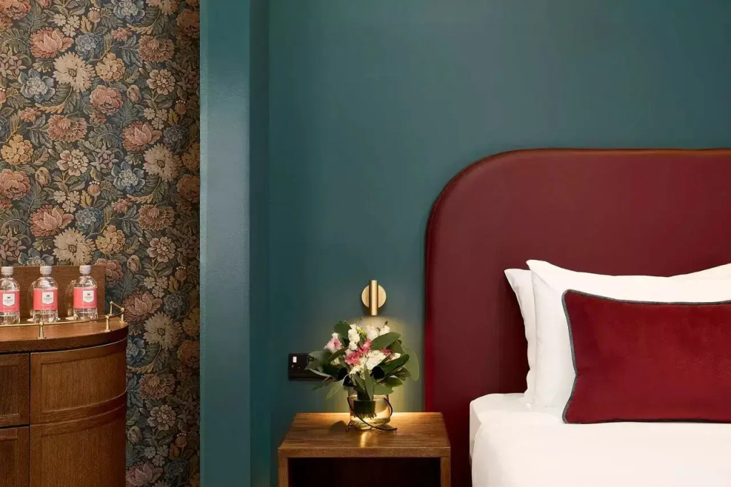 The House Hotel
