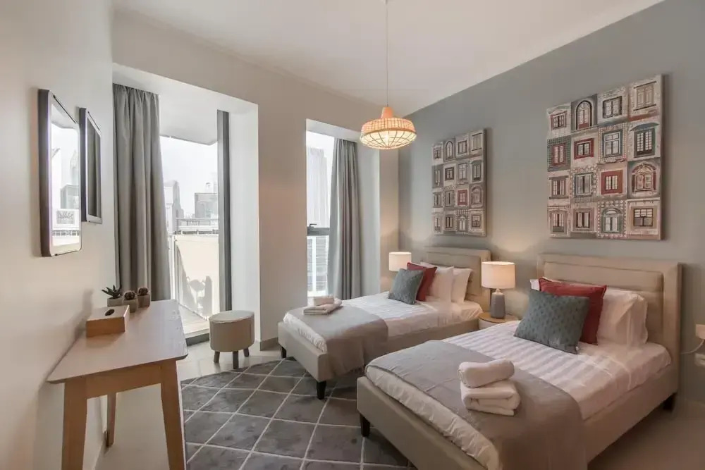 5 Apt in Architectural Marvel of Dubai