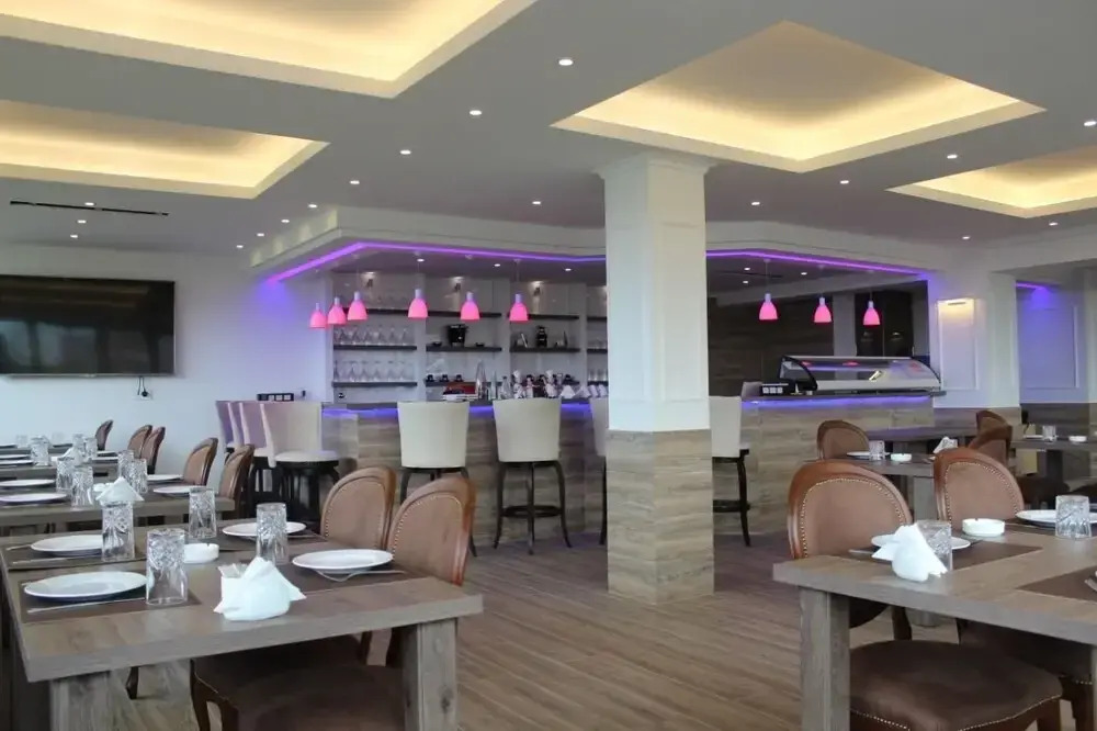 Aristo House Hotel