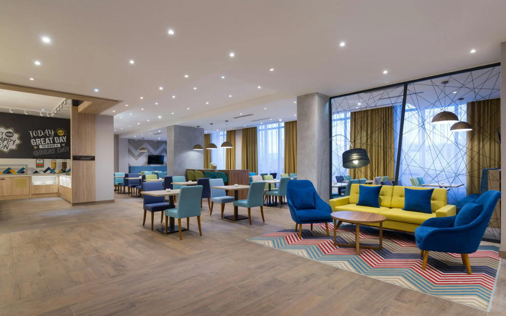 Hampton By Hilton Astana Triumphal Arch