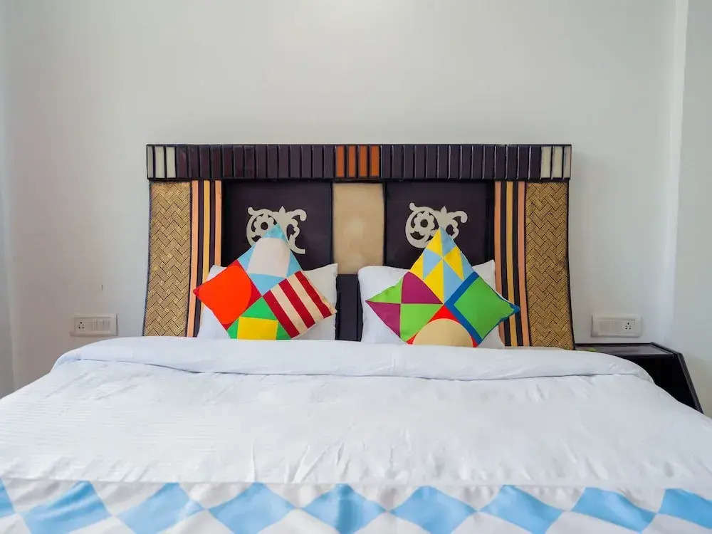 OYO 13291 Home Valley View 2BHK Near Picture Palace